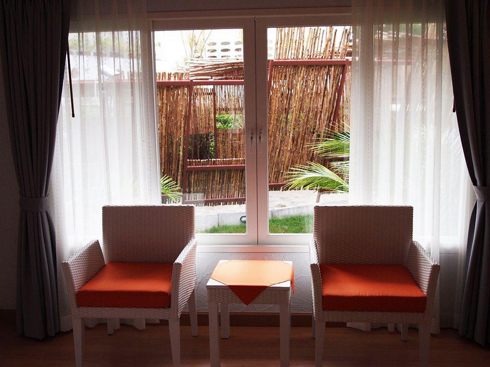 Oyo 626 The Chalet Phuket Resort Panwa Beach Esterno foto