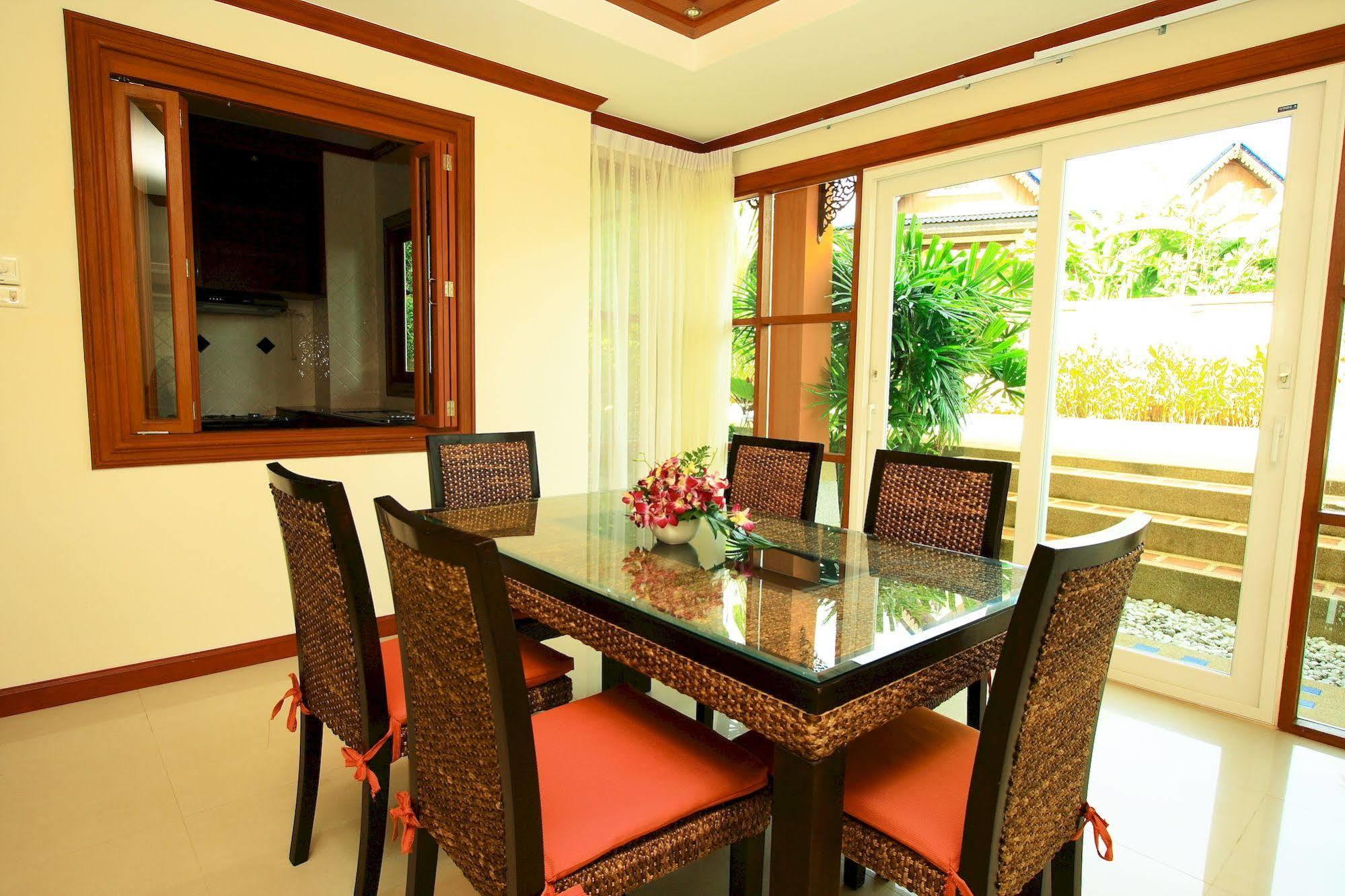 Oyo 626 The Chalet Phuket Resort Panwa Beach Esterno foto
