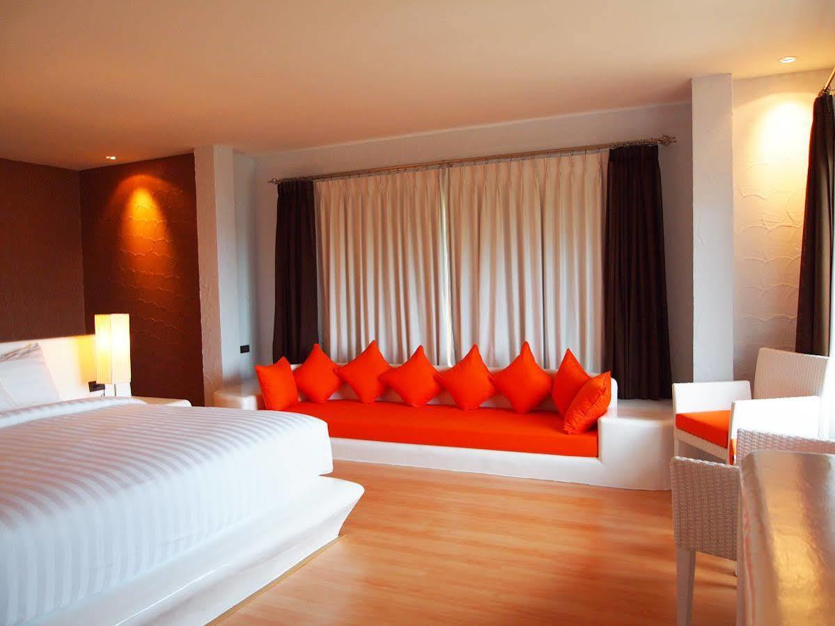 Oyo 626 The Chalet Phuket Resort Panwa Beach Esterno foto