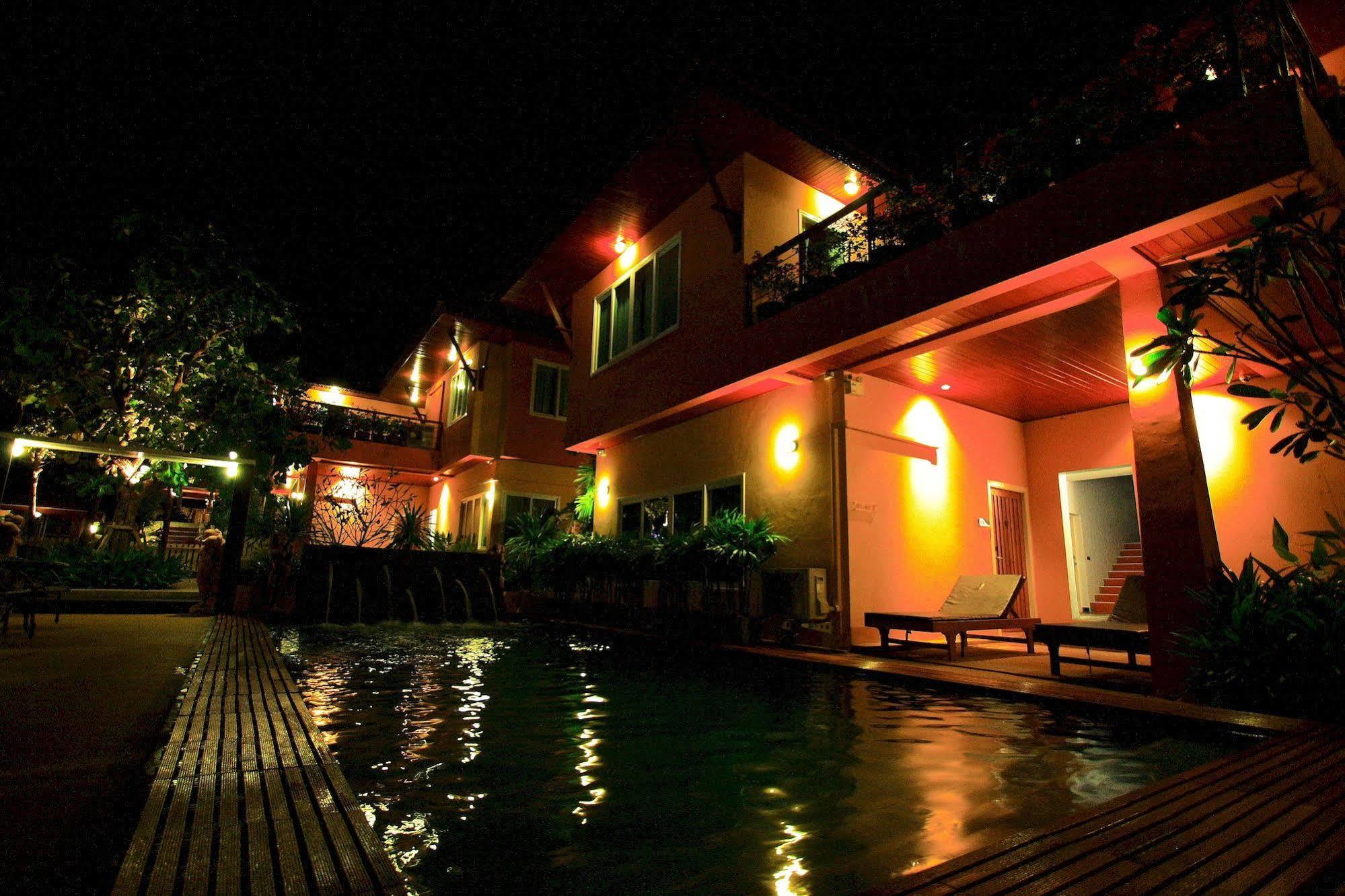 Oyo 626 The Chalet Phuket Resort Panwa Beach Esterno foto