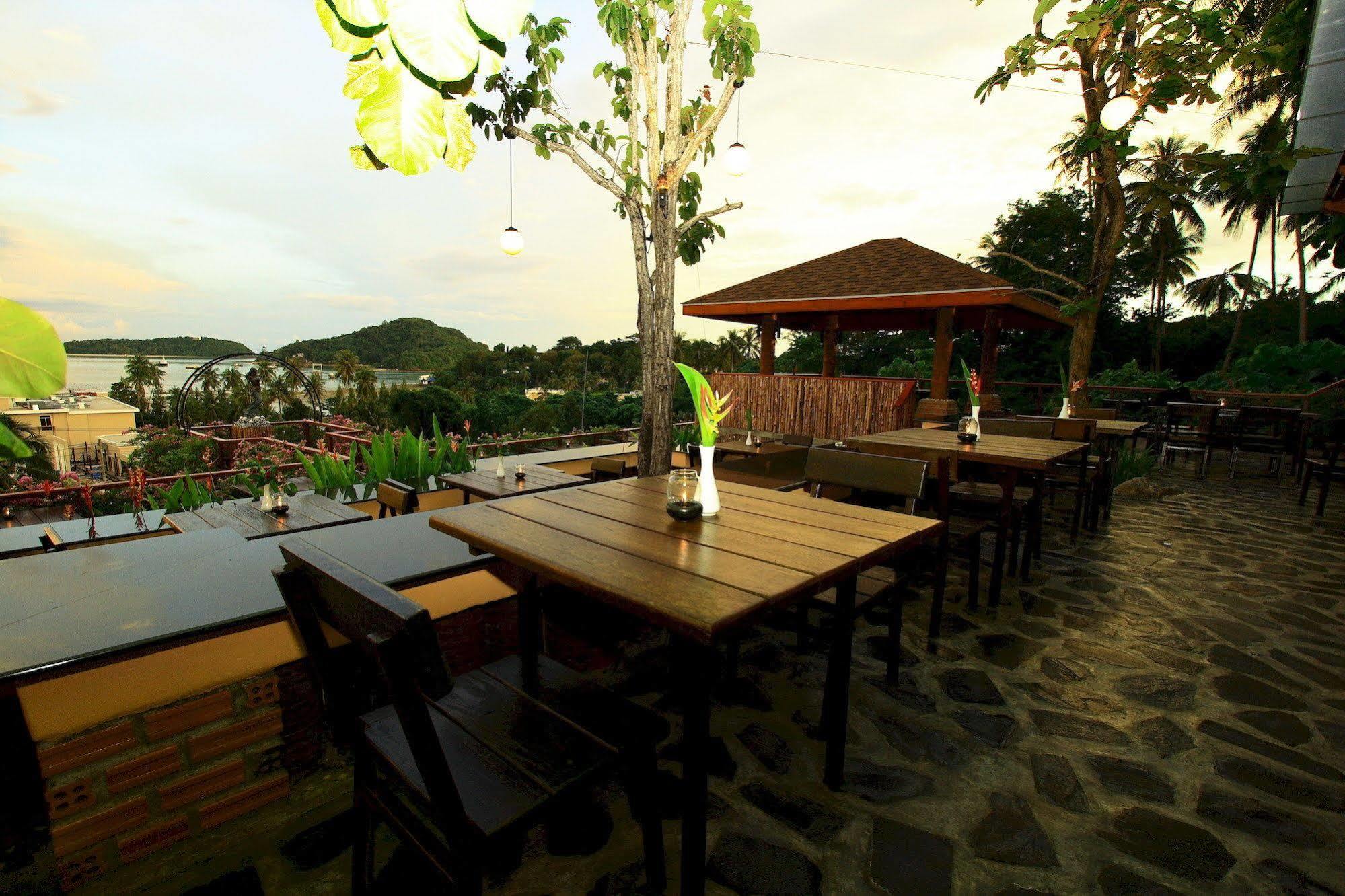 Oyo 626 The Chalet Phuket Resort Panwa Beach Esterno foto