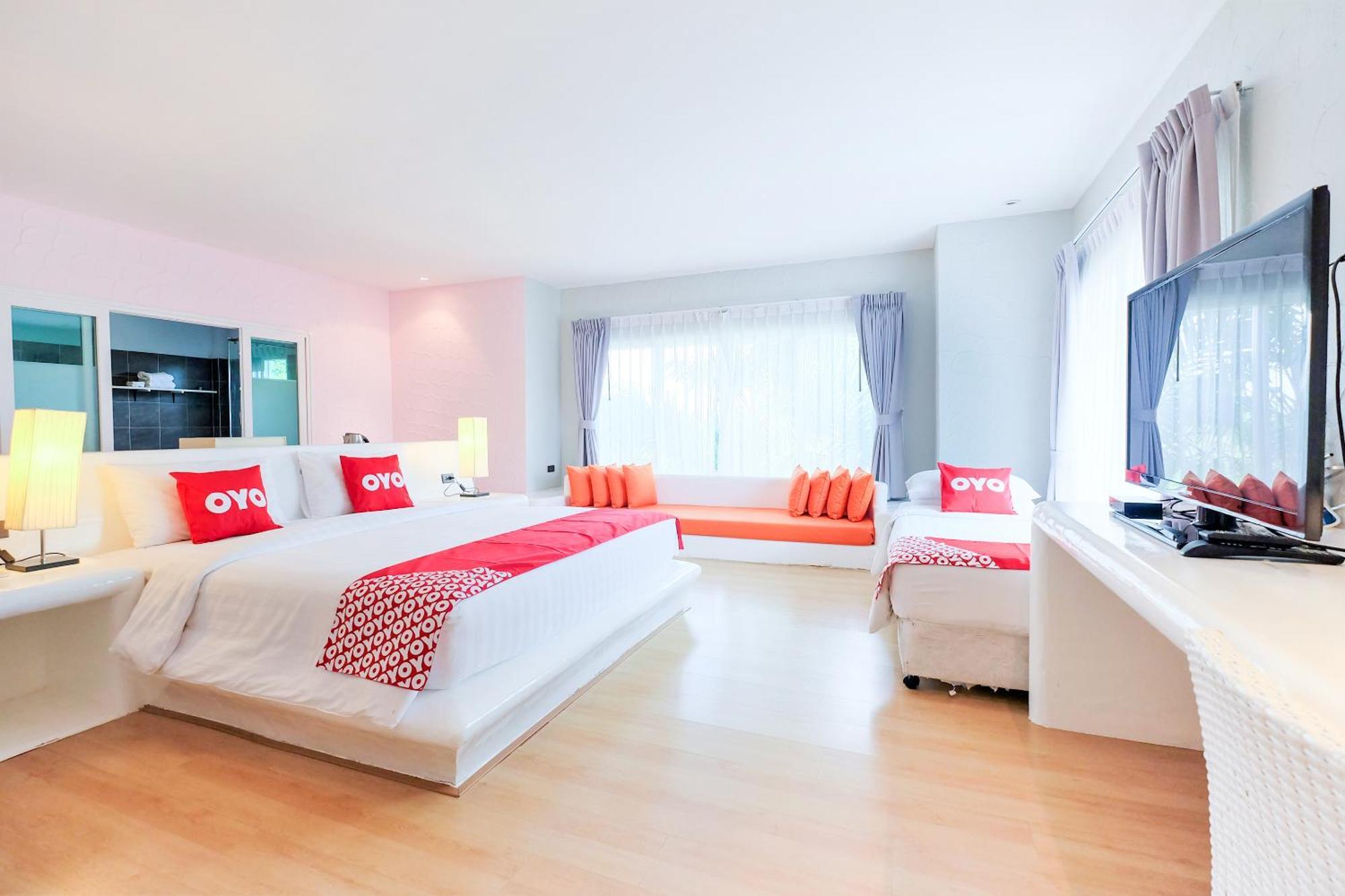 Oyo 626 The Chalet Phuket Resort Panwa Beach Esterno foto