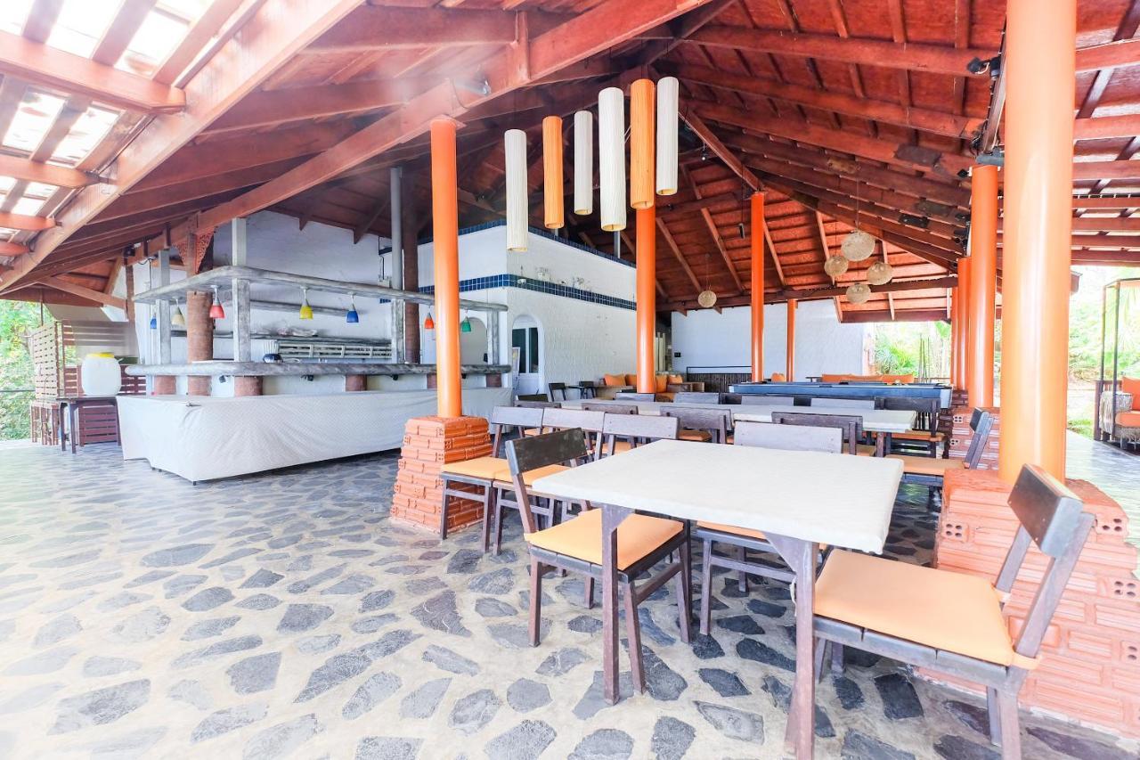 Oyo 626 The Chalet Phuket Resort Panwa Beach Esterno foto